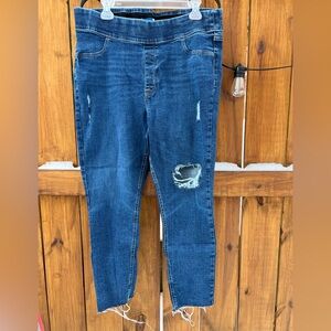 Old Navy Extra High Rise Rockstar Super Skinny Jeggings